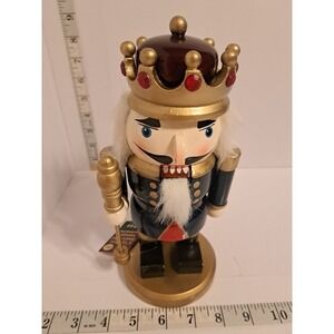 9" Nutcrackers